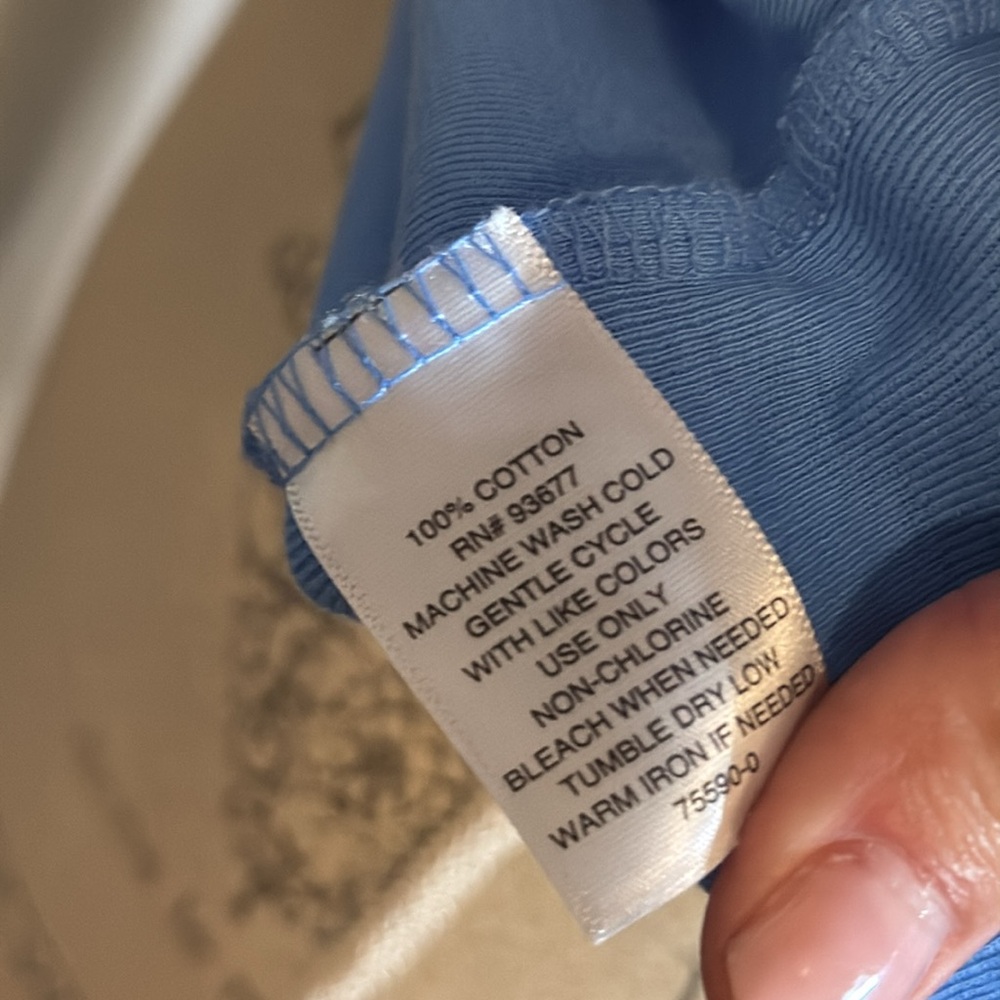 Liz Claiborne shortsleeve Women's shirt Light Blue V-Neck Top Small casual - Picture 8 of 9